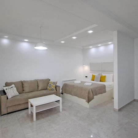 Appartment Lux, 2 Bedroom Erivan Exterior foto