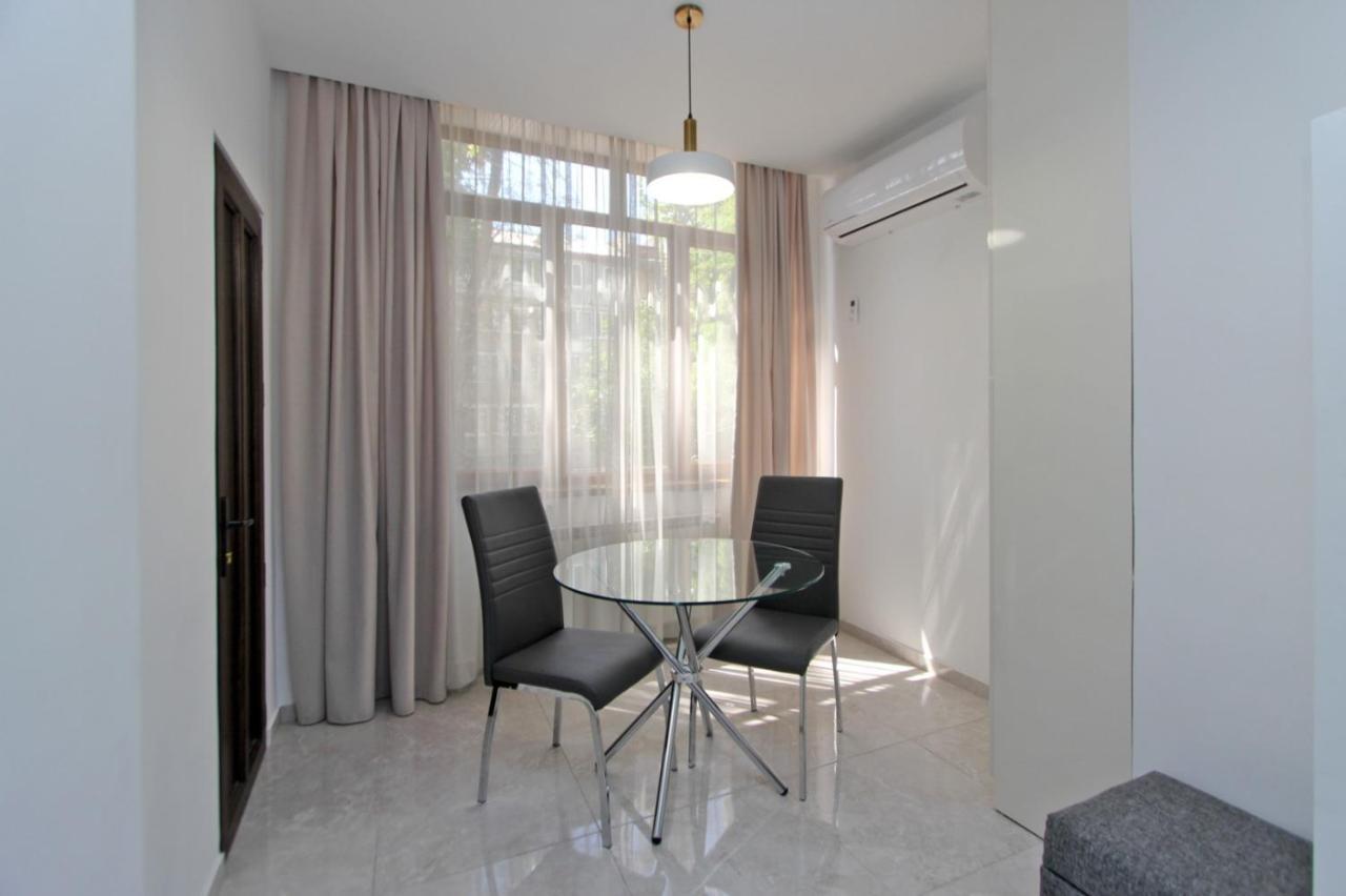 Appartment Lux, 2 Bedroom Erivan Exterior foto